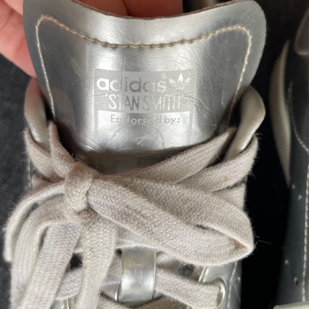 Stan Smith Adidas liquid silver sneakers US 7 - Picture 8 of 11